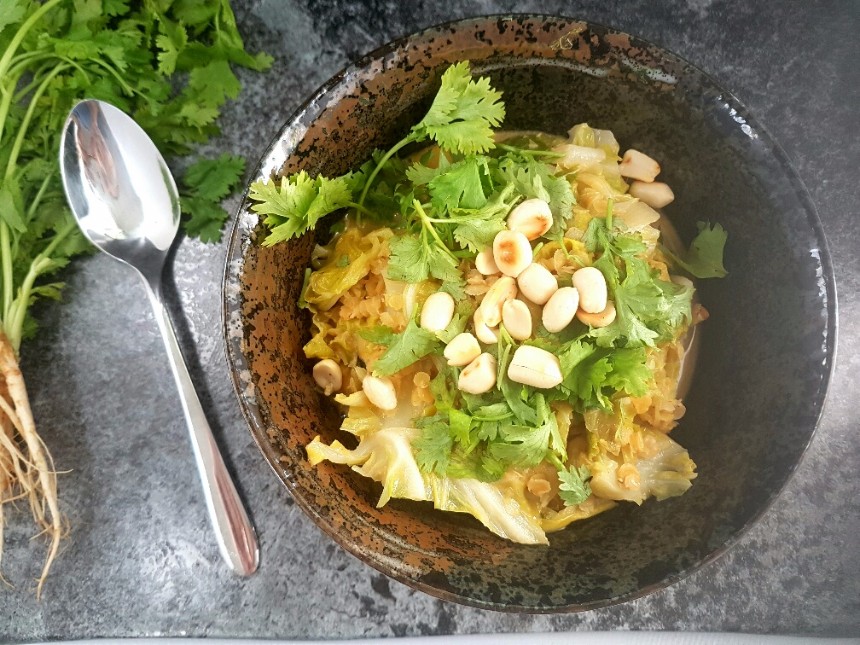 Curry mit Maiwirsing und roten Linsen vegan & glutenfrei