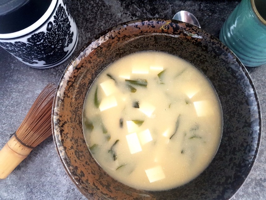 vegane misosuppe mit tofu